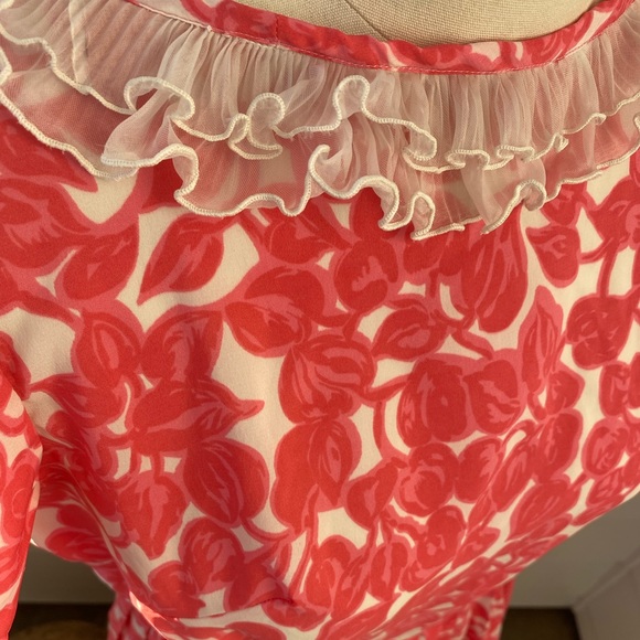 Poppy Pink Bright Floral 1940’s Dress with Ruffle Pleat Neckline - The Notebook - Picture 7 of 11